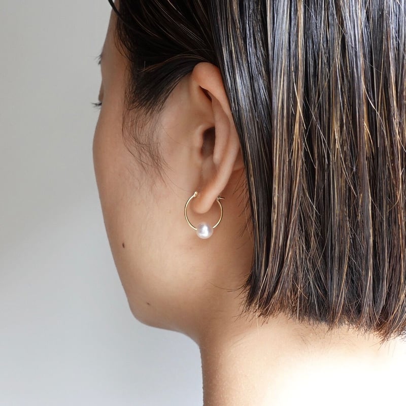Pearl crossing pierced earrings / パール クロッシング ピア Pearl crossing pierced earrings / パール クロッシング ピア