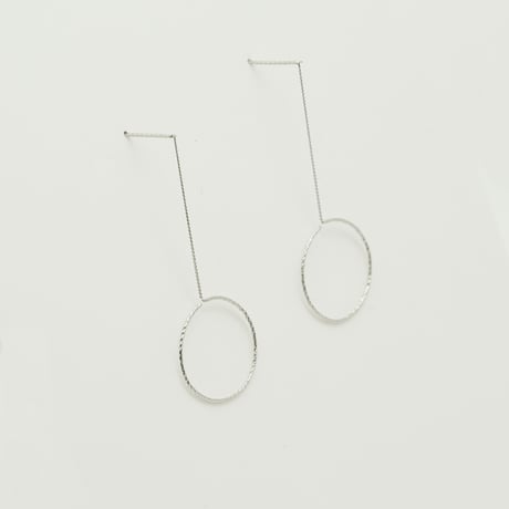 輪なげ ピアス S（Pt）