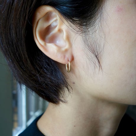 Grace crossing Hoop earrings S / グレイス クロッシング ピアス (S)