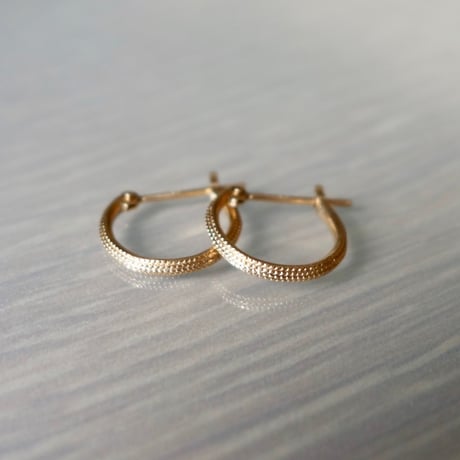新品 himie（ヒーミー)輪なげ ピアス S（YG） Spoon pierced earrings 