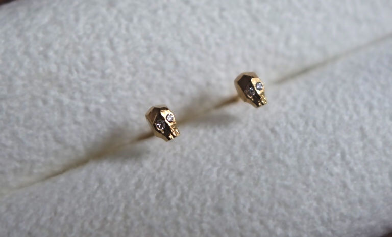 Skull earrings with diamond eyes / スカル ピアス (ダイ