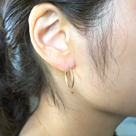 Grace crossing  Hoop earrings  M / グレイス クロッシング ピアス (M)