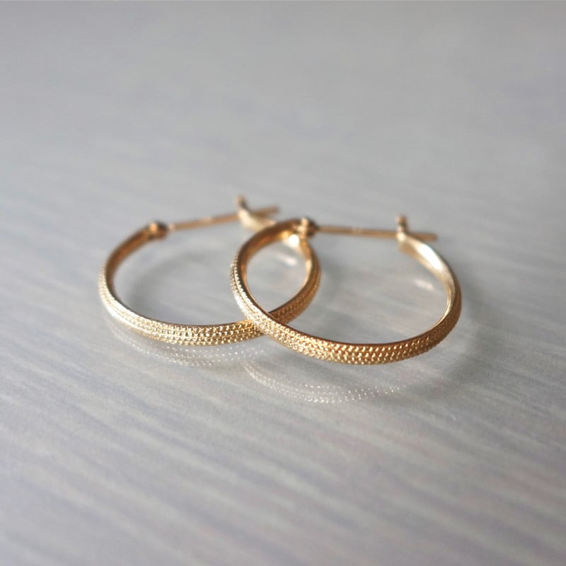 Grace crossing Hoop earrings M / グレイス クロッシング