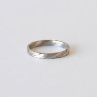 Half herringbone ring with twisted / ハーフ ヘリンボーン リング
