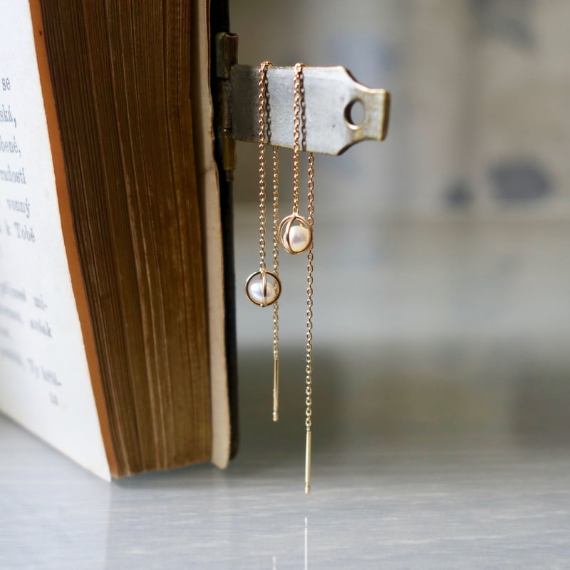 Kago keshi pearl dangle earrings / カゴケシパール アメリ