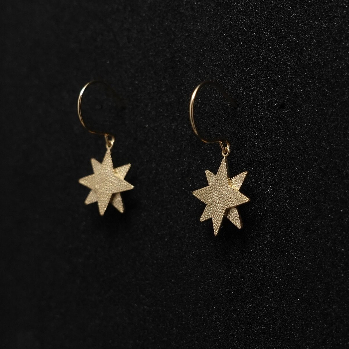 【Xmasセール】星に願いを⭐︎高品質アイオライト＊ピアスNo.191 Hoshikuzu hook earrings / 星屑 ピアス | himie [ヒーミー]