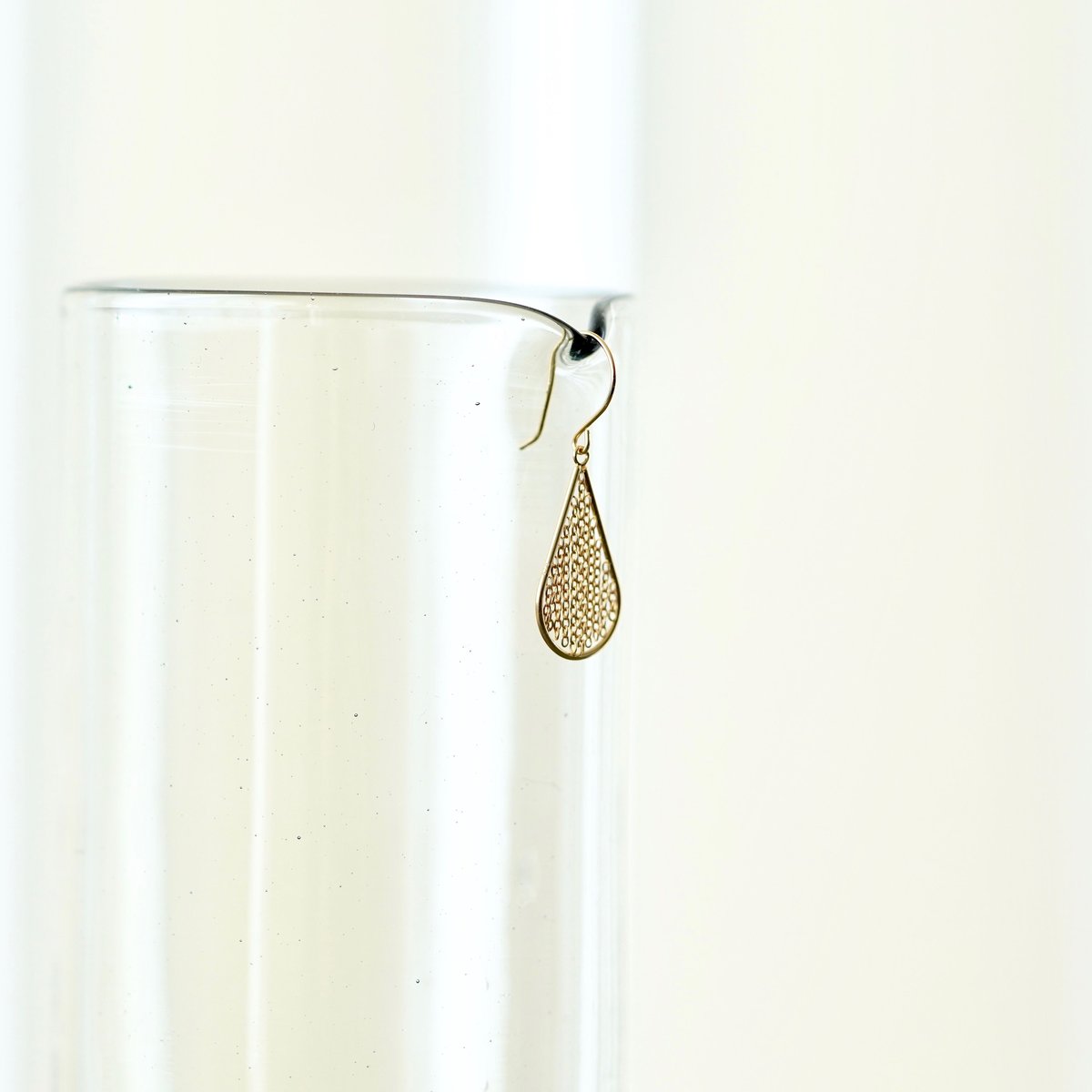 ★とまと【常識内の値引き交渉歓迎！】様★　lynch.ピアス Honeybee wing hook earrings / ミツバチの羽根 ピアス | him