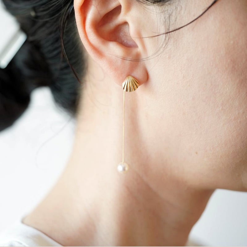 LES CLEIAS*貝殻メドウスチールピアス*送料込み* Mermaid shell & Pearl 2way earrings / 貝殻 & パール