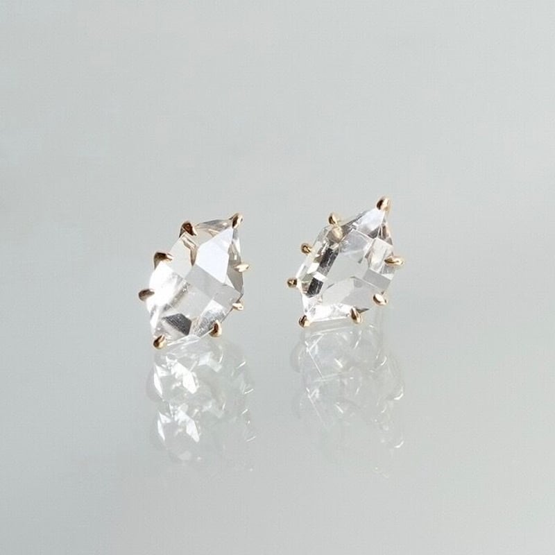 Herkimer diamond stud earrings M / ハーキマーダイヤモンド