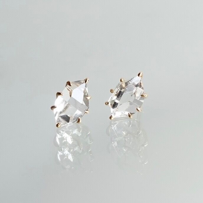 Herkimer diamond stud earrings M / ハーキマーダイヤモンド