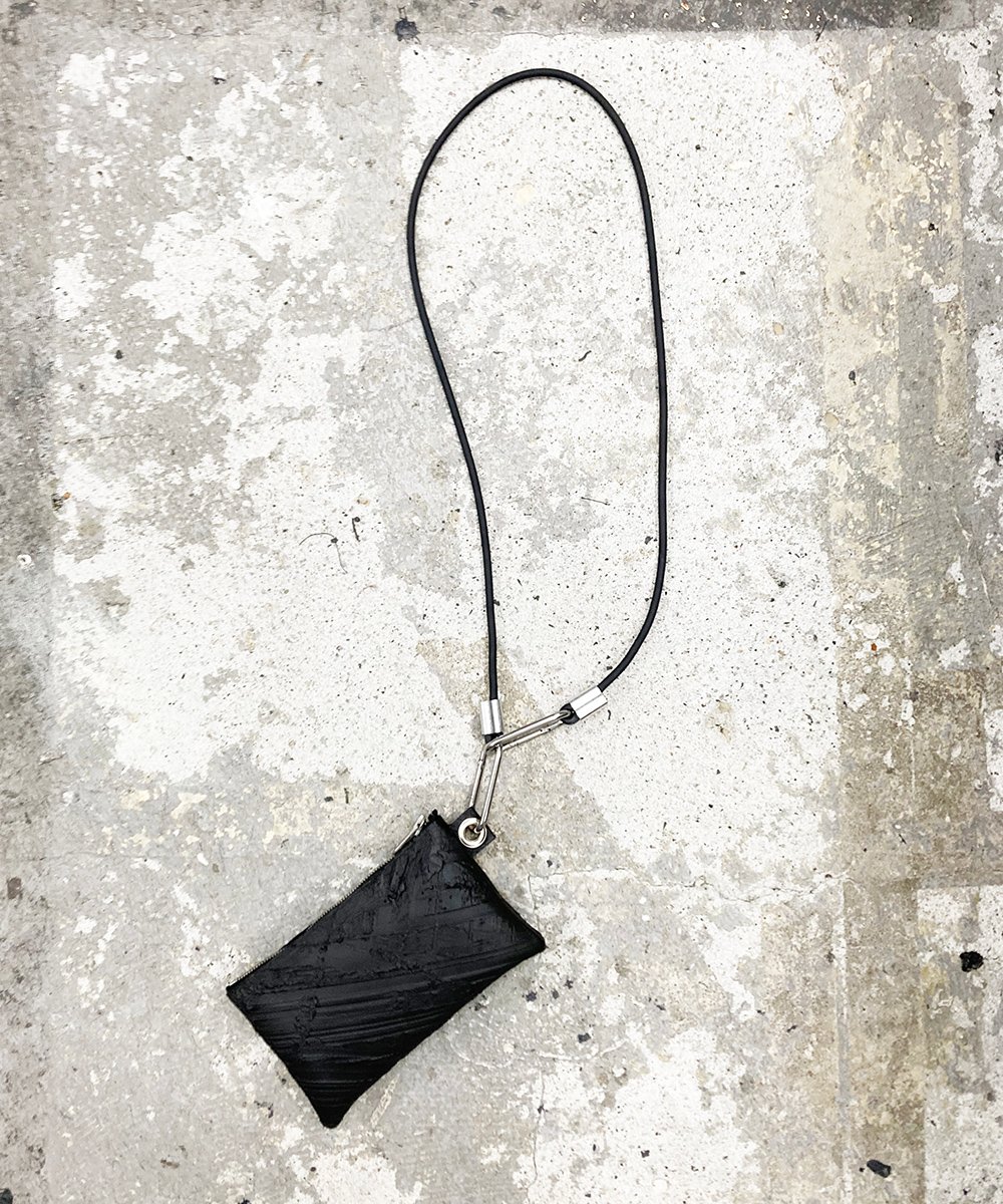 ウォールスタンダードポーチ／BK | Kagari Yusuke ／カガリユウスケ