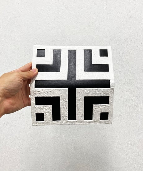 mw14｜薄型長財布／迷宮・WH