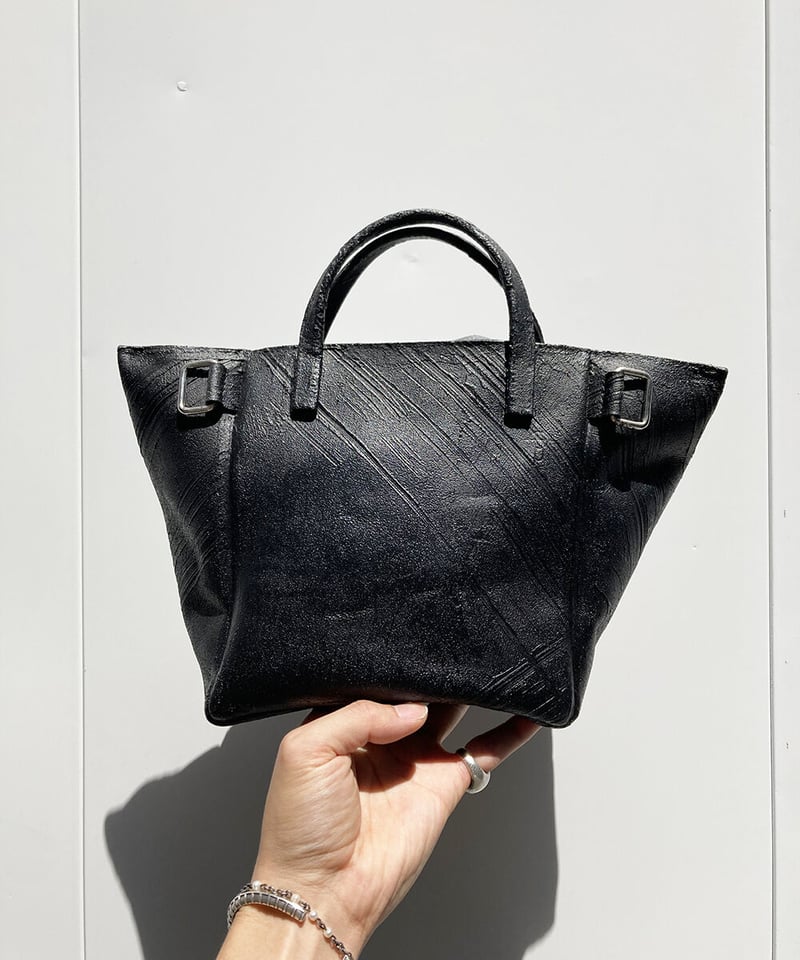 W21-04｜グニャショルダー BK／Mサイズ | Kagari Yusuke ／カガリユウスケ