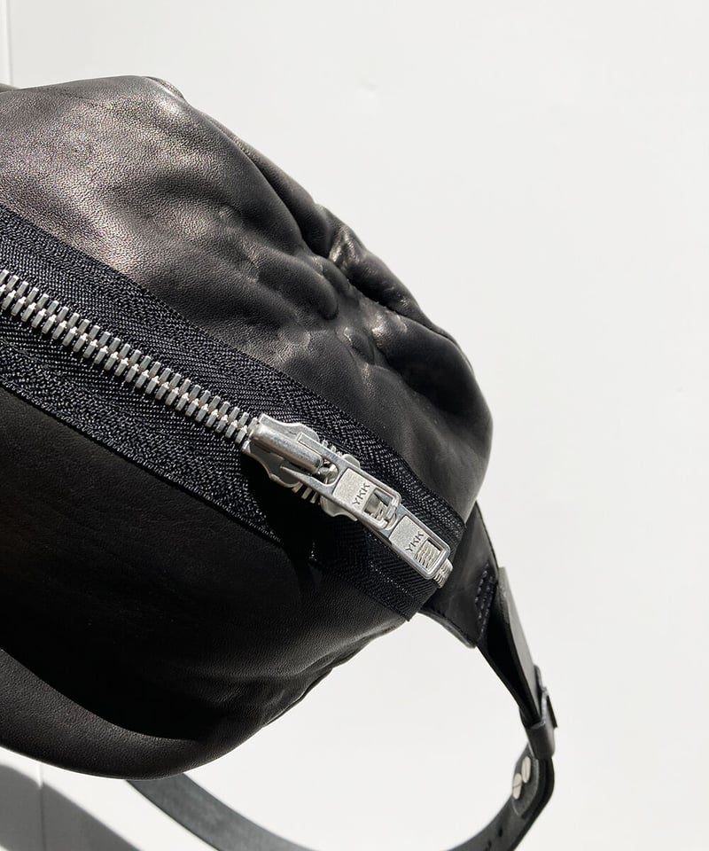 カガリユウスケ　kagariyusuke グラスケース　黒　レザー　guidi 吊るすグラスケース／BK | Kagari Yusuke ／カガリユウスケ