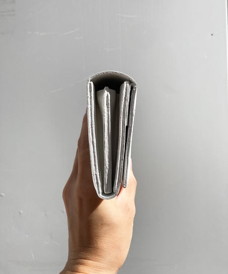 mw07｜フラップ付き長財布／CC・WH