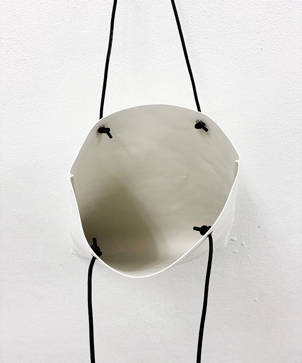 W17-01｜電線トート／WH | Kagari Yusuke ／カガリユウスケ