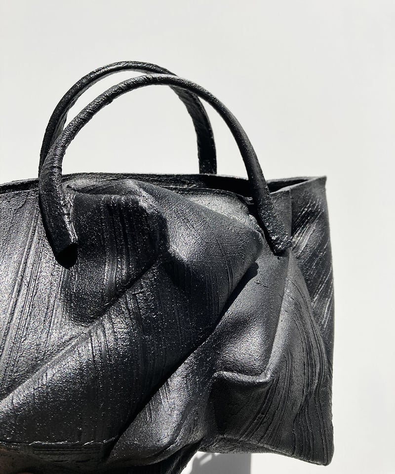 W21-04｜グニャショルダー BK／Mサイズ | Kagari Yusuke ／カガリユウスケ