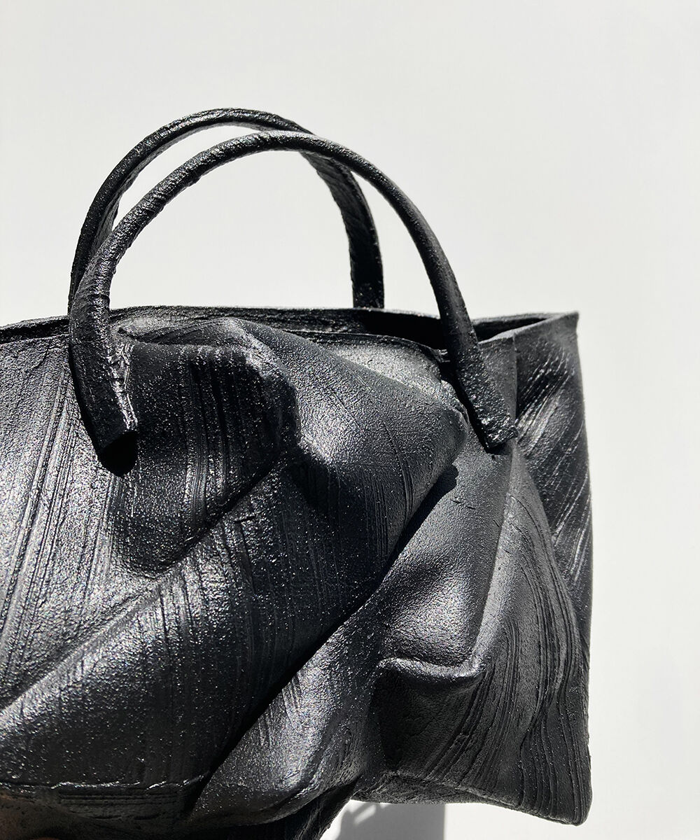 W21-04｜グニャショルダー BK／Mサイズ | Kagari Yusuke ／カガリユウスケ