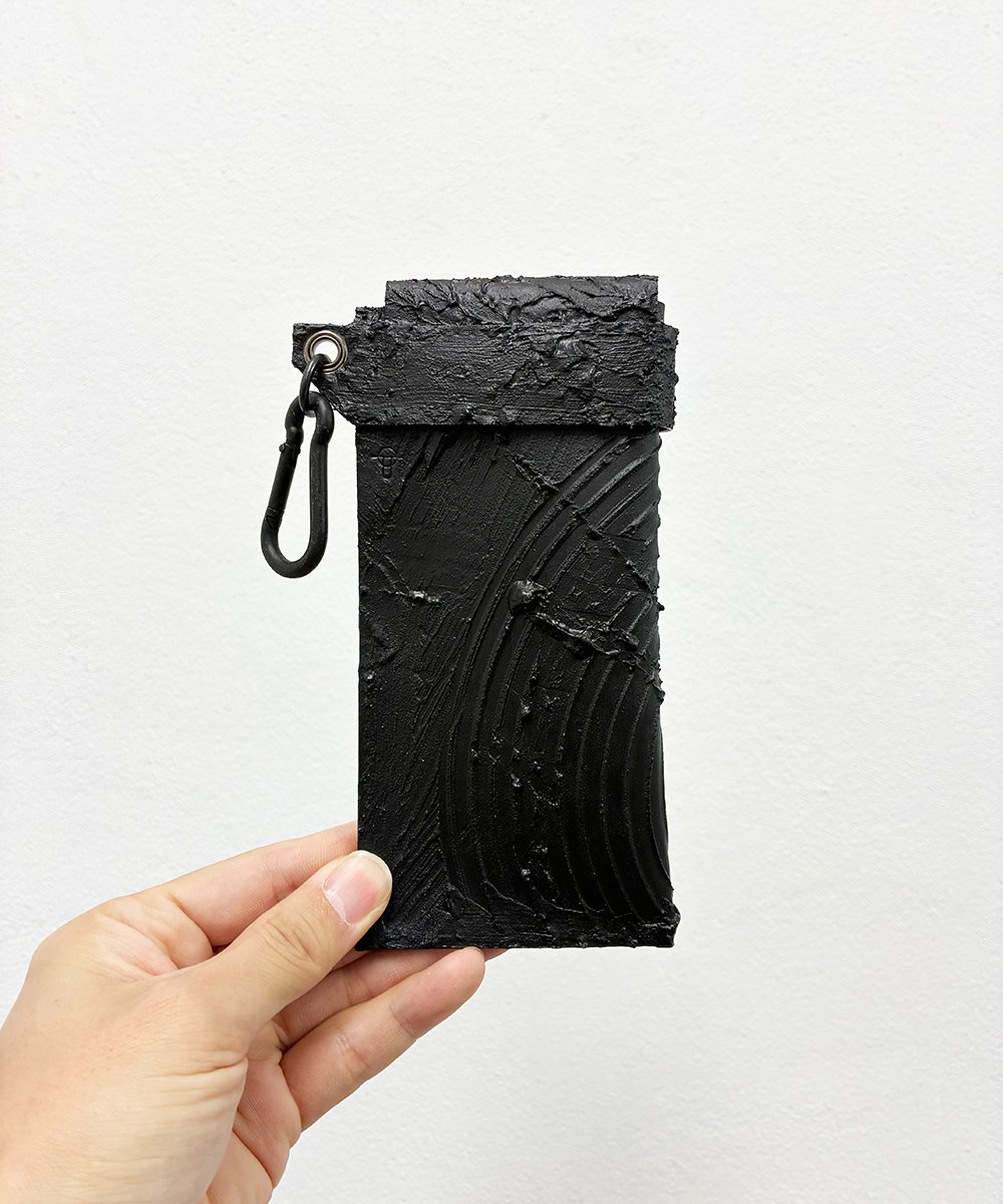 カガリユウスケ　kagariyusuke 吊るすグラスケース　黒　レザー 吊るすグラスケース／BK | Kagari Yusuke ／カガリユウスケ