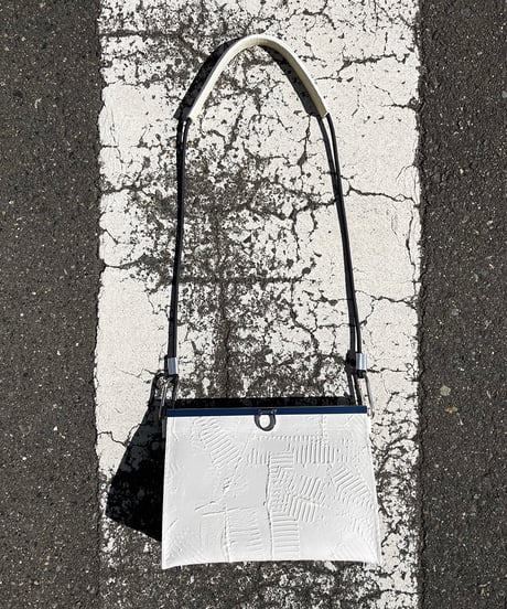 W21-01｜ラッチショルダーバッグ L／WH