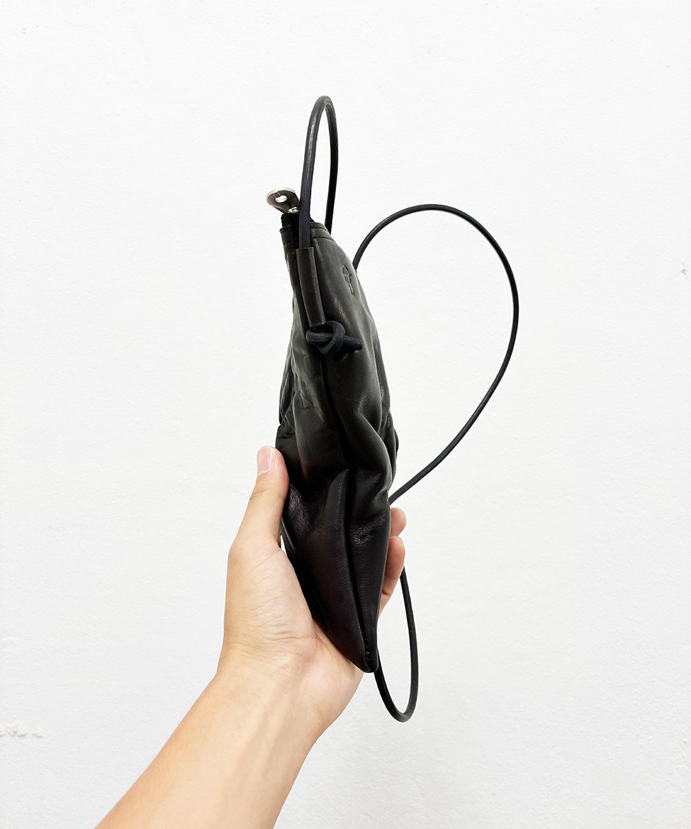 S23-02｜スキンショルダーポーチ | Kagari Yusuke ／カガリユウスケ