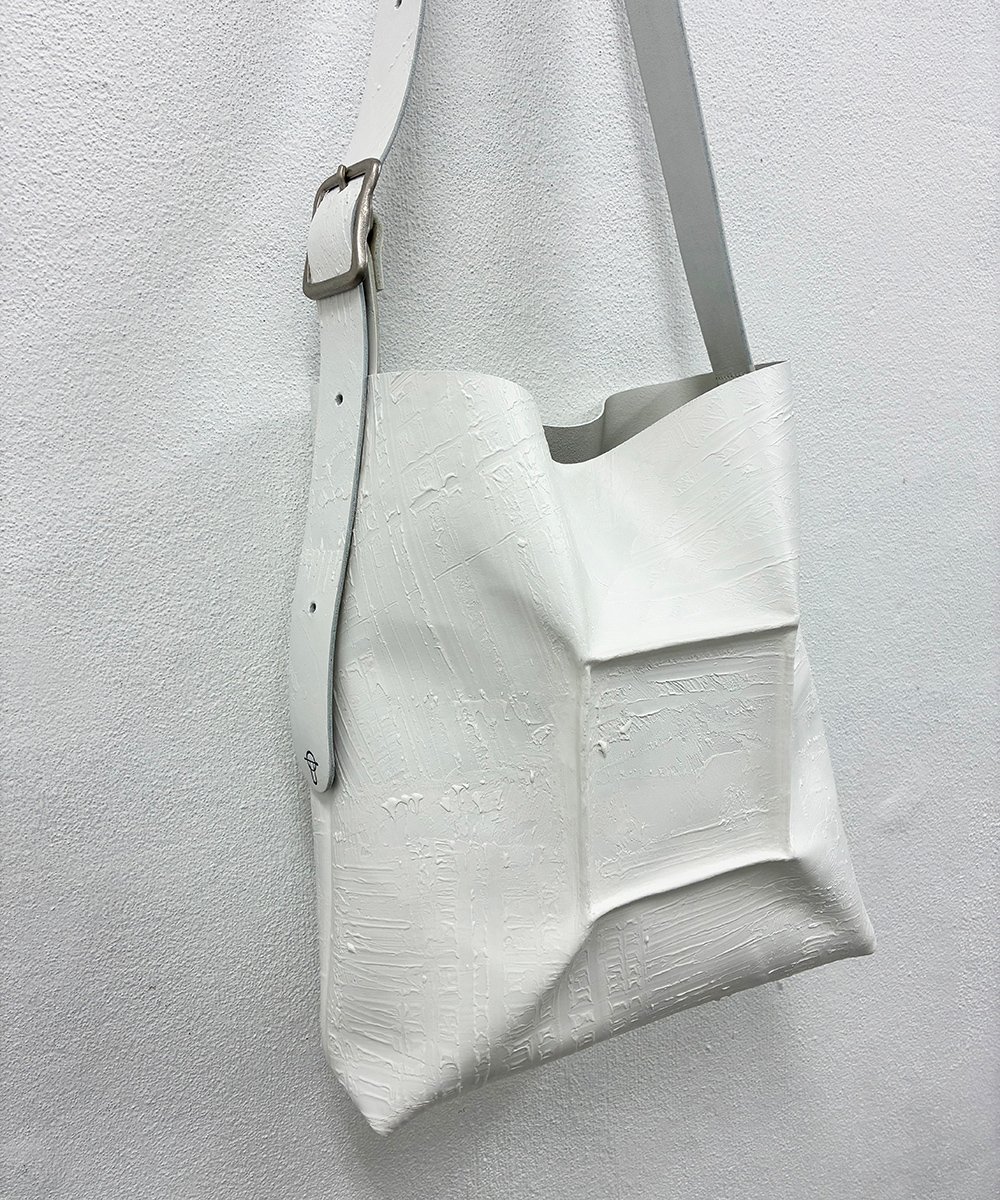 W11-01｜スクエアショルダー／WH | Kagari Yusuke ／カガリユウスケ