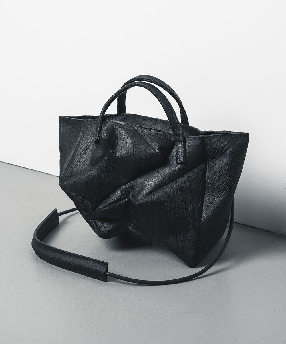 W21-04｜グニャショルダー BK／Mサイズ | Kagari Yusuke ／カガリユウスケ