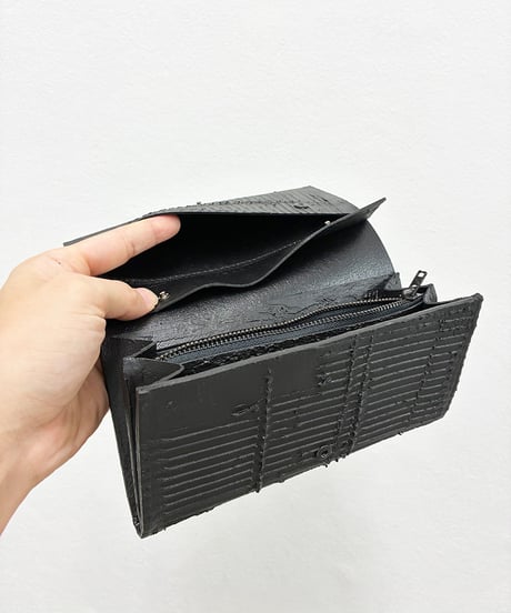 mw07｜フラップ付き長財布／BK