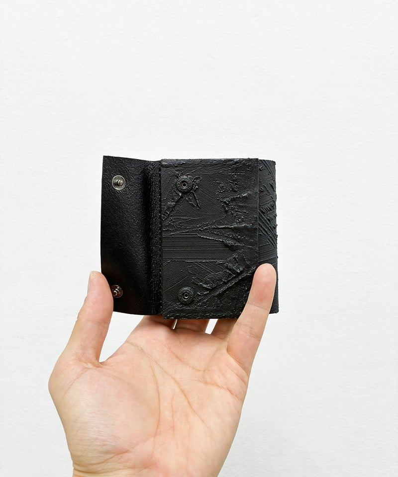 mw11｜三つ折り豆財布／BK | Kagari Yusuke ／カガリユウスケ