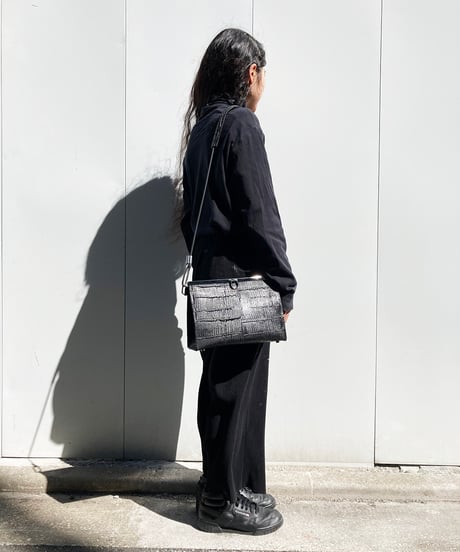 W21-01｜ラッチショルダーバッグ L／BK