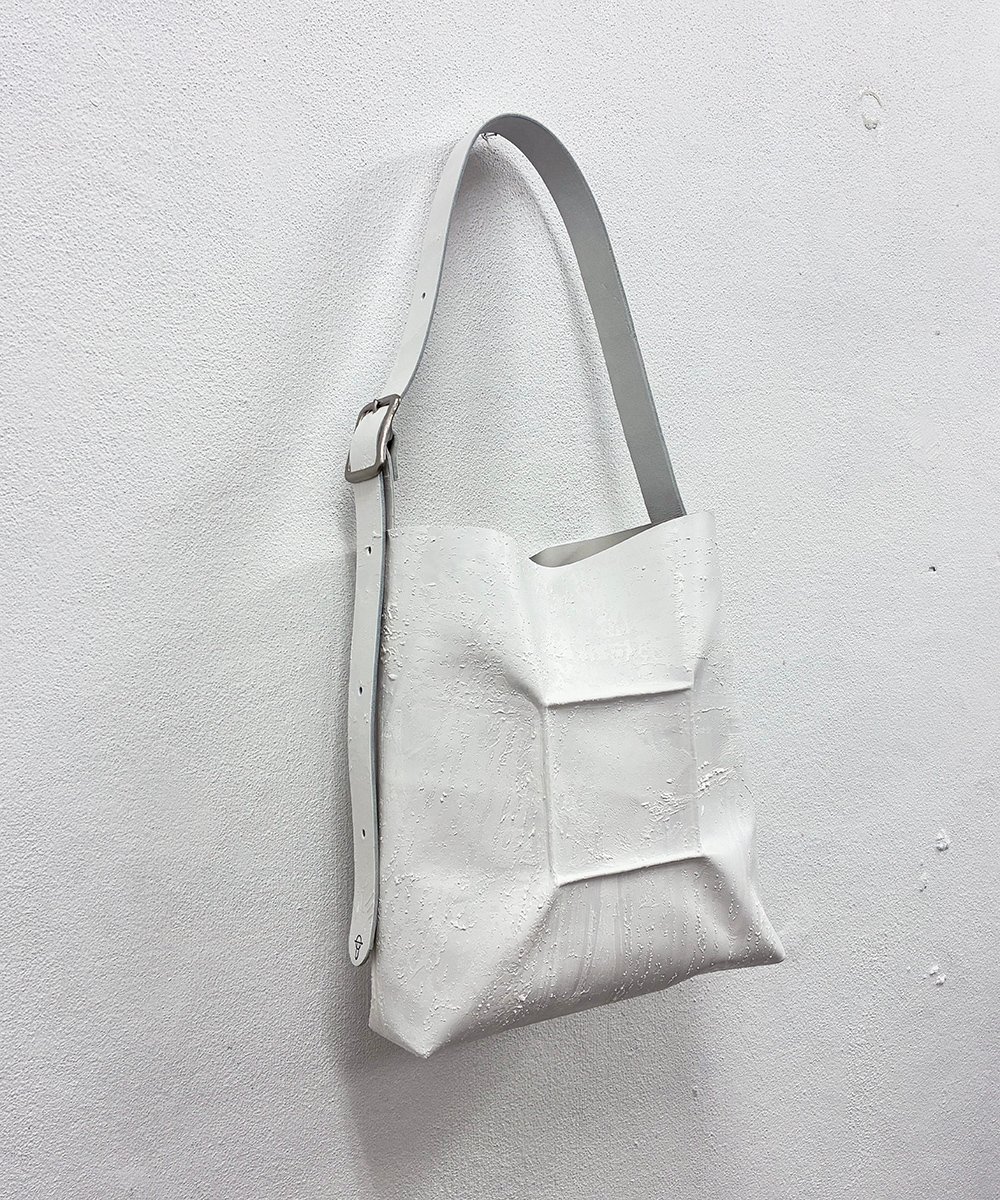 W11-01｜スクエアショルダー／WH | Kagari Yusuke ／カガリユウスケ