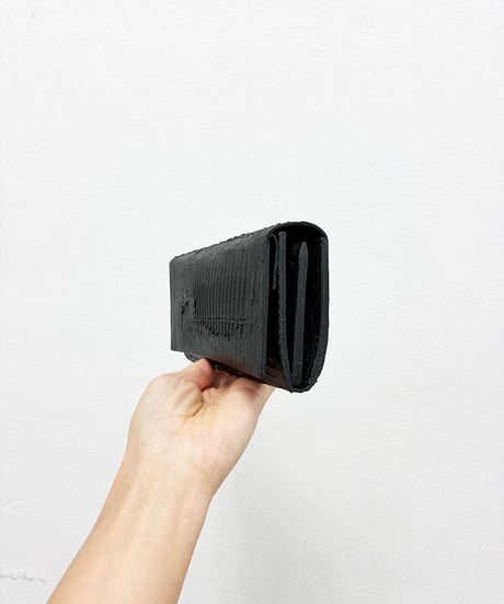 mw07｜フラップ付き長財布／BK