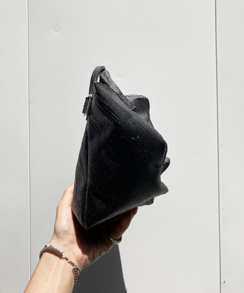 W21-04｜グニャショルダー BK／Mサイズ | Kagari Yusuke ／カガリユウスケ