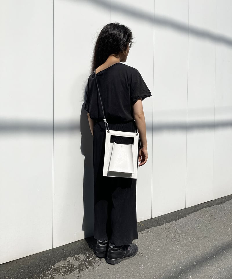 W22-01｜フレームトート／ショルダー WH | Kagari Yusuke