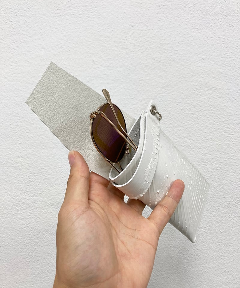 吊るすグラスケース／WH | Kagari Yusuke ／カガリユウスケ