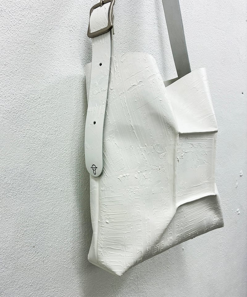 W11-01｜スクエアショルダー／WH | Kagari Yusuke ／カガリユウスケ