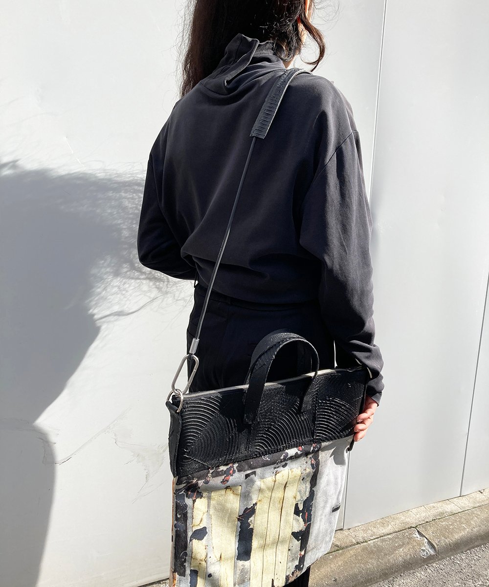 壁布ビッグトート・アワザ | Kagari Yusuke ／カガリユウスケ