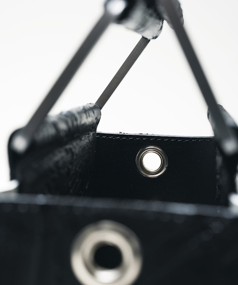 W24-05｜アイロンフレームトート | Kagari Yusuke ／カガリユウスケ