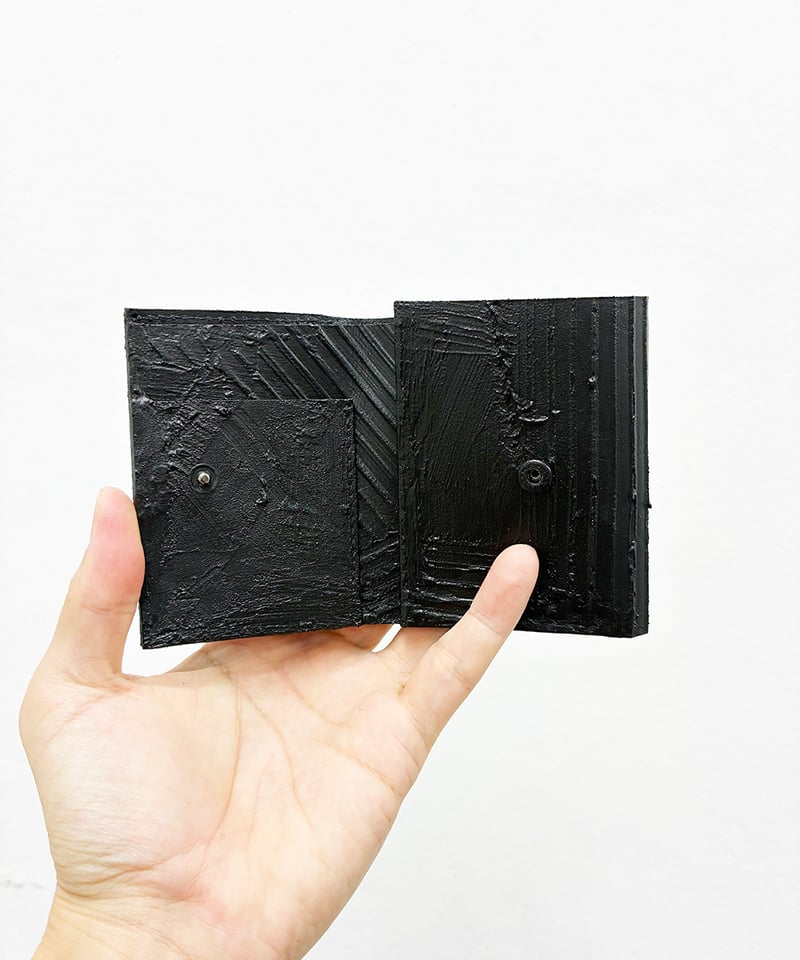 mw11｜三つ折り豆財布／BK | Kagari Yusuke ／カガリユウスケ