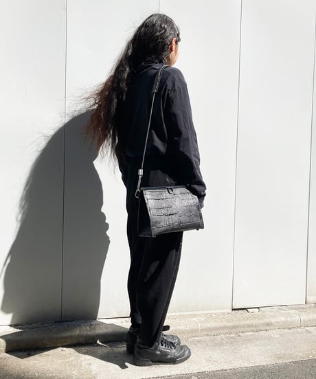 W21-01｜ラッチショルダーバッグ L／BK