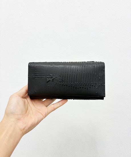 mw07｜フラップ付き長財布／BK