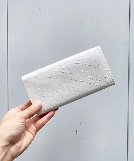 mw07｜フラップ付き長財布／WH