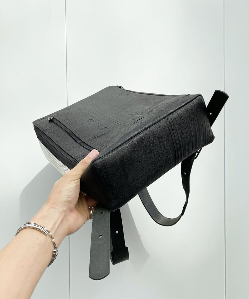 W18-05｜スクエアリュック・BK／防音シート | Kagari Yusuke ／カガリ