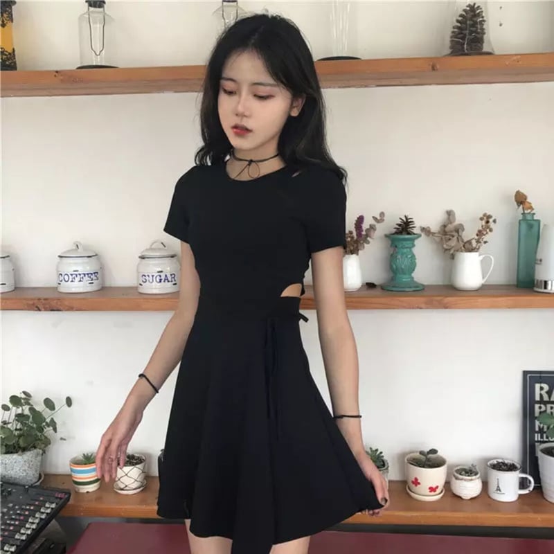【関税込み】Filippa K ブラック シャイニー ミニワンピース Filippa Kのブラック シャイニー ミニワンピースがセール中