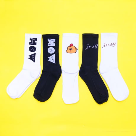 [HOW] SOCKS  white &black