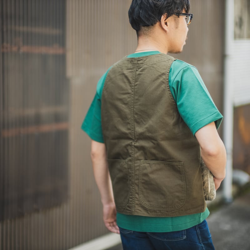 Huntsman Vest Neppy Green Herringbone | TCB jeans