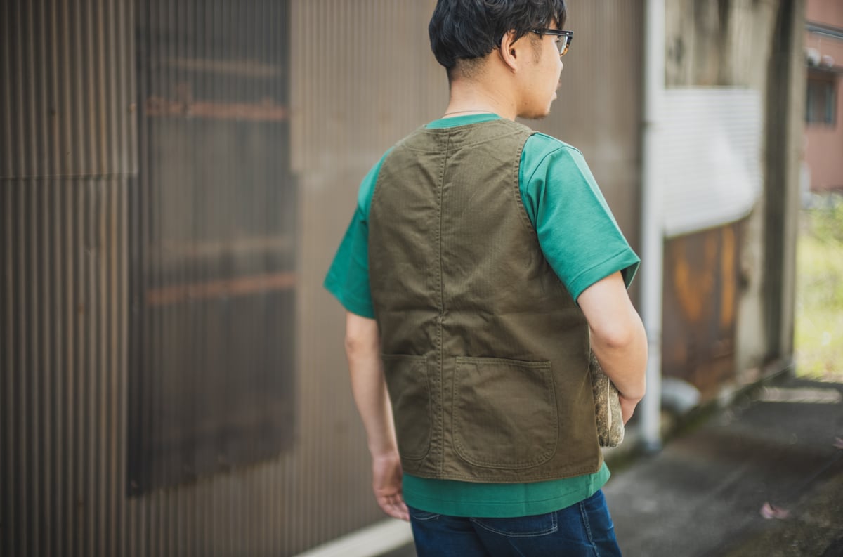 Huntsman Vest Neppy Green Herringbone | TCB jeans