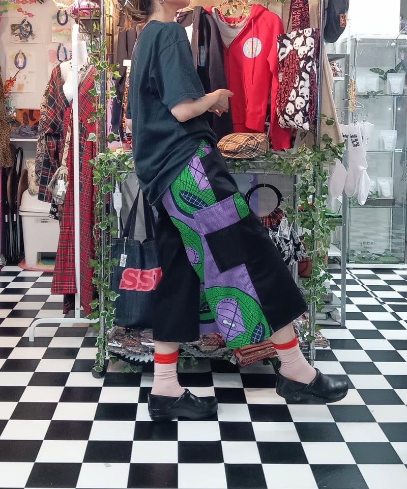 RIKI アフリカンバティックシンプル zakuchikuテーパードパンツ RIKI アフリカンバティックシンプル zakuchikuテーパードパンツ