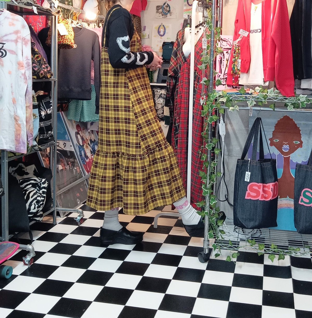 タータンチェック 裾ギャザーフレアロングワンピース:yellow | SWIVEL