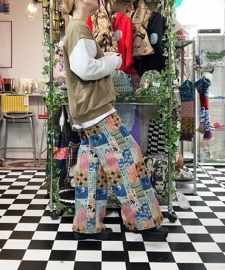レトロパッチワークデザイン　ゴブラン織　ワイドパンツ